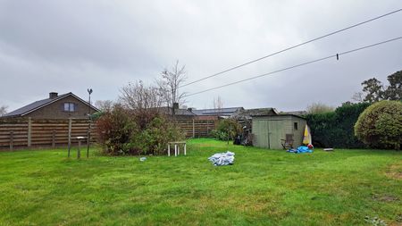 Ruime gezinswoning met grote tuin te huur in Zomergem! - Photo 4