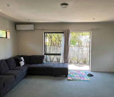 2 bedroom property with garage - Photo 5