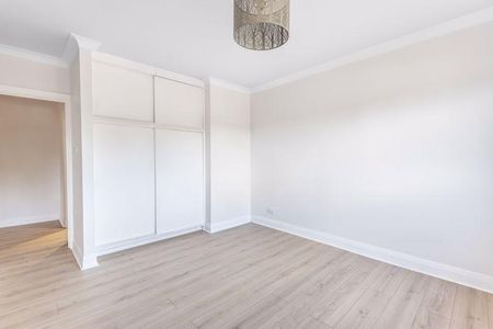 3 bedroom detached bungalow to rent - Photo 4