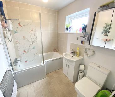 3 bedroom end of terrace house to rent - Photo 5