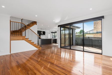 1/24 Trent Court, Burwood East VIC 3151 - Townhouse For Rent | Domain - Photo 2