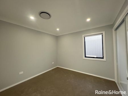 128 Portland Drive, Cameron Park, NSW 2285 - Photo 4