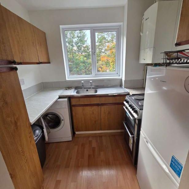 Myers Lane, Verona Court, SE14 - Photo 1