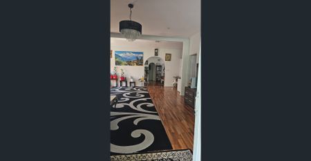 House for rent - Photo 5