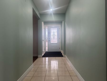 For Lease - 7490 Middleshire Drive, Mississauga, Ontario - Photo 3