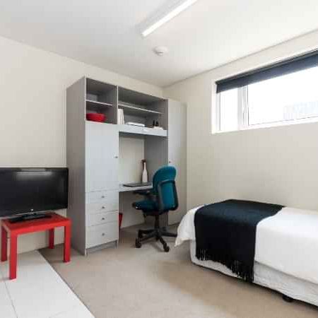 Studio Apartment - Photo 4