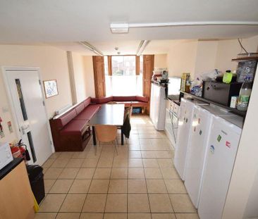 1 bedroom in a house share to rent - Photo 4