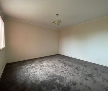 Spacious and Bright 3-Bedroom Home in Epping - Photo 1