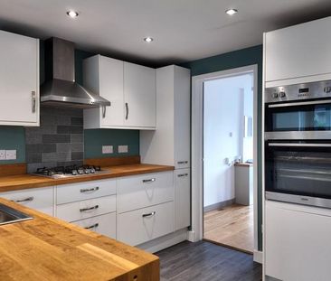 3 bedroom terraced house to rent - Photo 3
