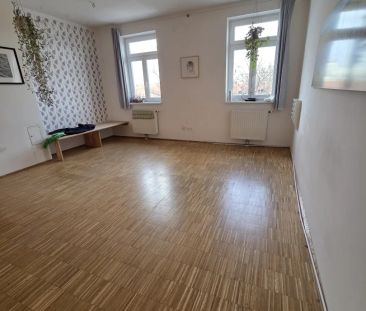 Coole Dachgeschosswohnung mit Terrasse und Nutzung des begehbaren D... - Foto 1