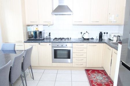 Hampton House, Battersea, London, SW8, Property for rent - Photo 3