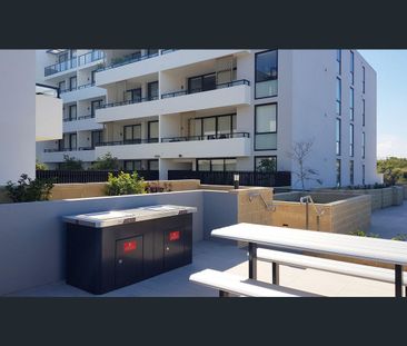 Spacious 2 Bedroom Unit - Great Location! - Photo 6
