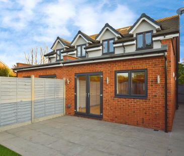 3 bedroom semi-detached house to rent - Photo 2