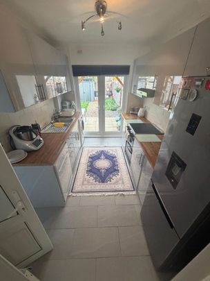 3 bedroom terraced house to rent - Photo 1