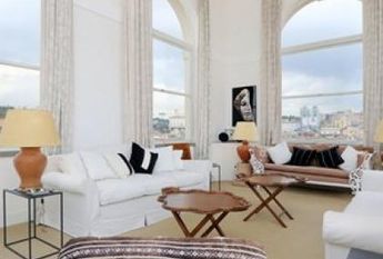 Attic-Spagna: 250mq. Duplex Penthouse located in 15th century Historical Building. Large double living room with fireplace, study, 3 bedrooms, 3 baths, spectauclar entertaining room with 360° views of antique Rome, rooftops and Cupoa’s. Ref #120