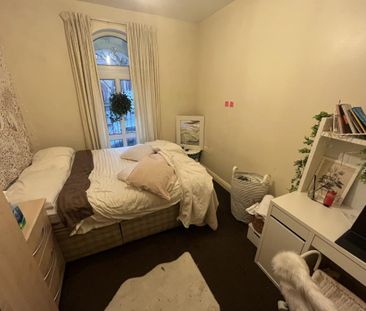 3 bedroom flat to rent - Photo 2