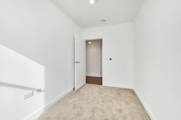 New Road, Dagenham, RM9 - Photo 1