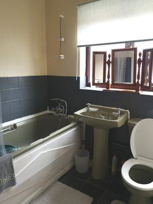 2 Bed End Terrace, Spring Grove Gardens, B18 - Photo 1