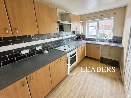 Heath Street; Chesterton;, ST5 - Photo 3