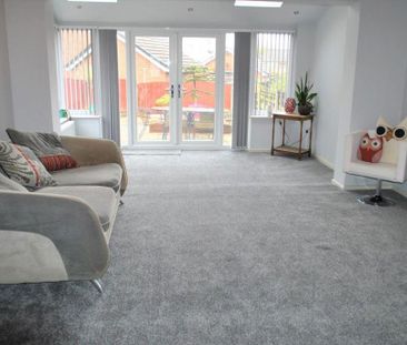 3 bedroom semi-detached house to rent - Photo 2