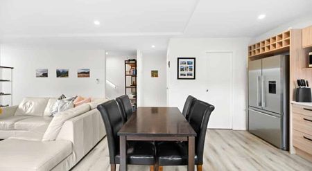 LOW MAINTENANCE, EASY LIVING, THIS WONT LAST LONG! - Photo 2