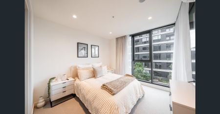 Luxury Living in the Heart of Moonee Ponds – Rare Opportunity in Moonee Valley Park - Photo 5