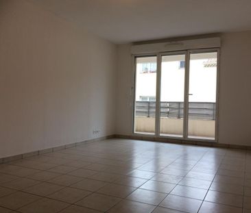 Location Appartement 3 pièces 67m² VALLAURIS 06220 - Photo 2