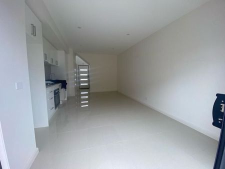 Stylish & Low-Maintenance Living in the Heart of Laverton - Photo 4