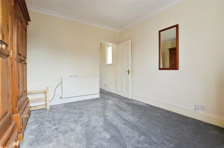 2 bedroom end of terrace house to rent - Photo 4