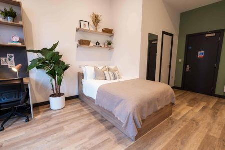 Platinum Studio - Photo 5