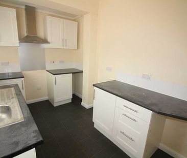 2 bed Terraced - Photo 3
