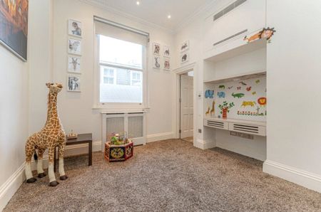 2 bedroom flat with 1 reception and 2 bathrooms in 81 George Street, W1U - Photo 5