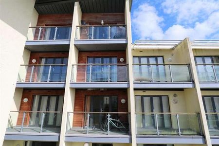 Surfpod Apartments, Henver Road, Newquay, TR7 - Photo 2