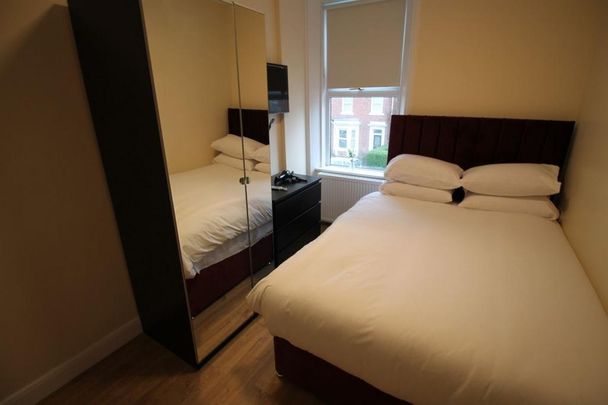 6 bedroom house to rent - Photo 1