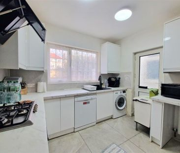 4 bedroom detached house to rent - Photo 1