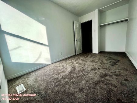 512 Abbottsfield Road Northwest - Photo 5