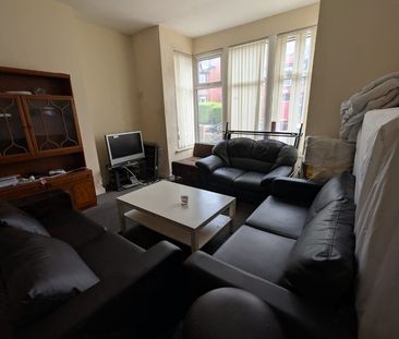Room in a Shared House, Estcourt Avenue, LS6 - Photo 5