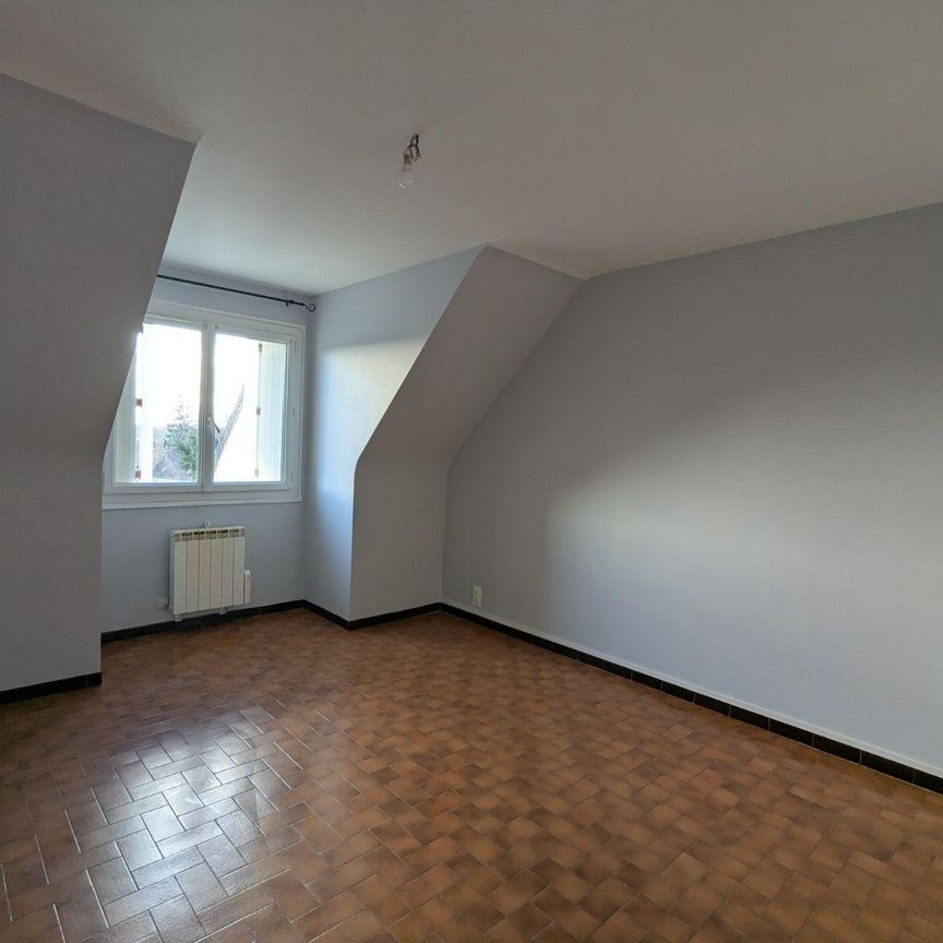 Cet appartement de 58,54 m² est situé à Arcisses, à proximité des commerces et des transports. ... - Photo 1