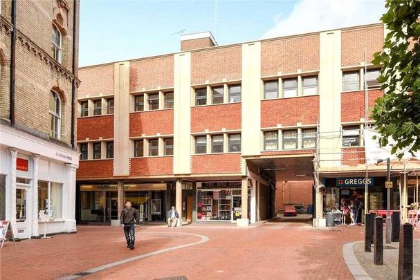 Market Place, Reading, Berkshire, RG1 - Photo 1