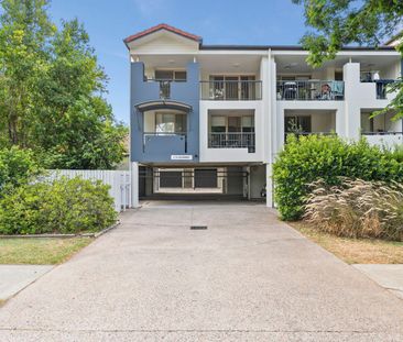 Modern Living in the Heart of Indooroopilly - Photo 3