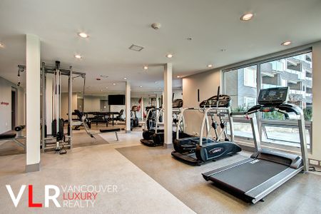 Condo in North Vancouver, BC - Photo 4