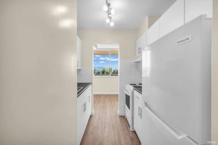ED. HAMILTON — 1 Bed 1 Bath A - EDH - Photo 3