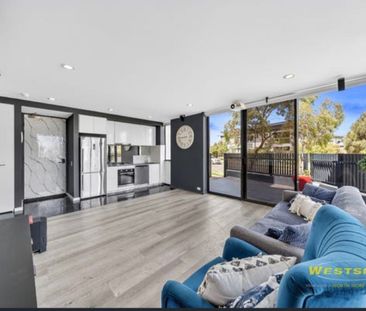 Stylish Marina Living with Private Courtyard - Furnished Option als... - Photo 2
