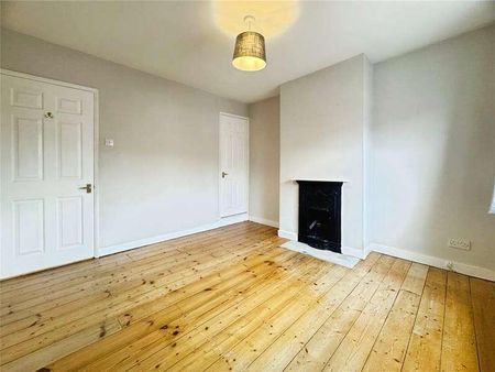 Auckland Road, Reading, Berkshire, RG6 - Photo 2