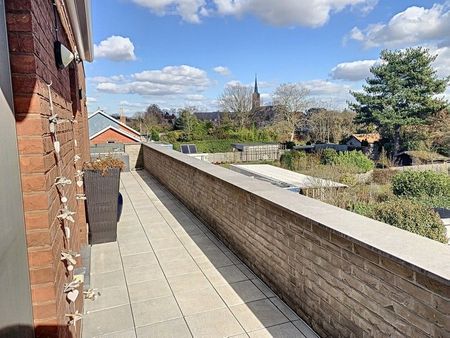 Ruim penthouse te huur met 2 terrassen van 56m² en ondergrondse garagebox - Photo 2