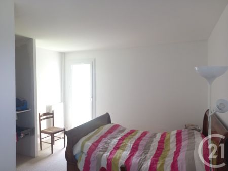 Location Appartement 5 pièces 107m² CHERBOURG OCTEVILLE 50130 - Photo 3
