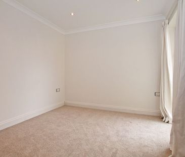 387 - 389 Winchester Road, Southampton - Photo 2