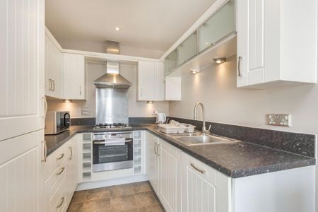 1 bedroom in a house share to rent - Photo 3