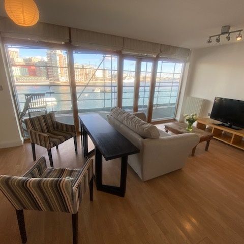 1 Bed Flat, London, E16 - Photo 1