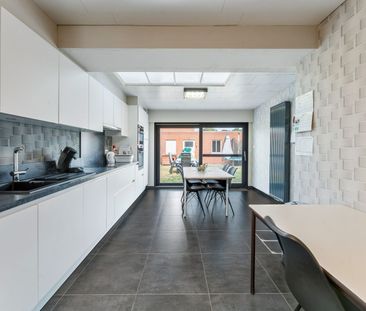 Instapklare HOB met 3 slaapkamers en garage te Oostrozebeke! - Photo 3